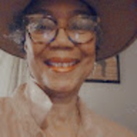 Meet the Posher Other - Meet your Posher, Sandra